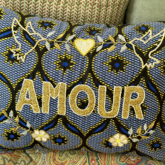 Embroidered cushion AMOUR 2