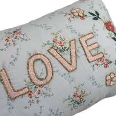 Embroidered cushion AMOUR 2