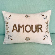 Embroidered cushion AMOUR 2