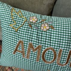 Embroidered cushion AMOUR 2