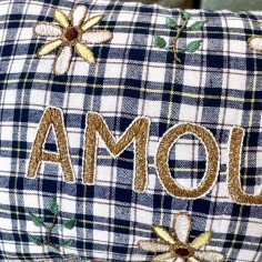 Embroidered cushion AMOUR 2