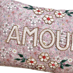 Coussin brodé AMOUR 2