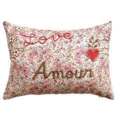 Coussin brodé Love Amour