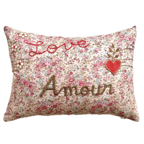 Coussin brodé Love Amour