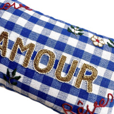Mini coussin brodé AMOUR 2