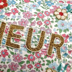 Mini coussin brodé BONHEUR 2