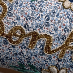 Mini coussin brodé Bonheur 2