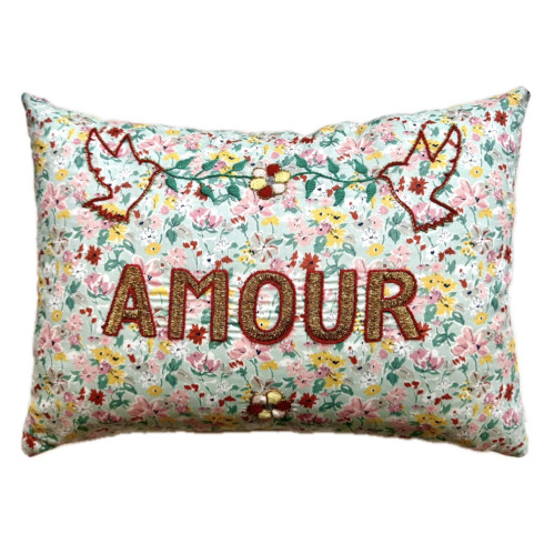 Coussin brodé AMOUR