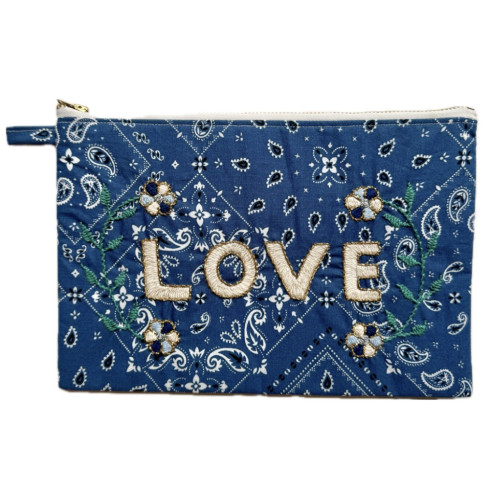 Pochette brodée GM LOVE