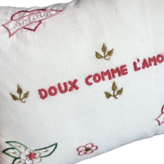 Coussin brodé DOUX COMME... 2