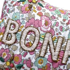 Embroidered cushion BONHEUR 2
