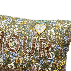 Embroidered cushion AMOUR 2