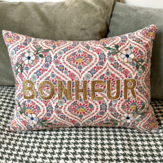 Coussin brodé BONHEUR