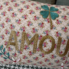 Embroidered cushion AMOUR 2