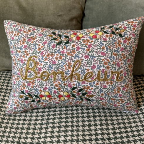 Embroidered cushion Bonheur