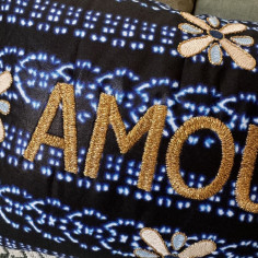 Embroidered cushion AMOUR 2
