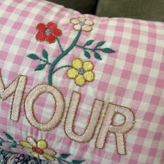 Embroidered cushion AMOUR 2