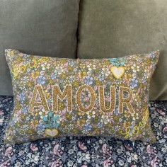 Mini coussin brodé AMOUR