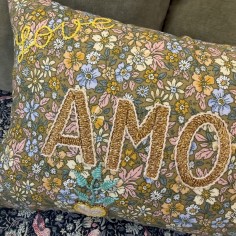Embroidered cushion AMOUR 2