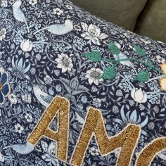 Embroidered cushion AMOUR 2
