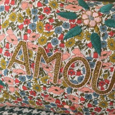 Embroidered cushion AMOUR 2