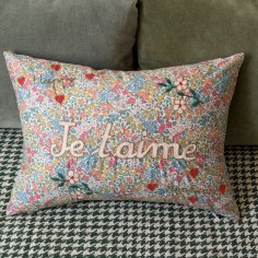Coussin brodé Je t'aime