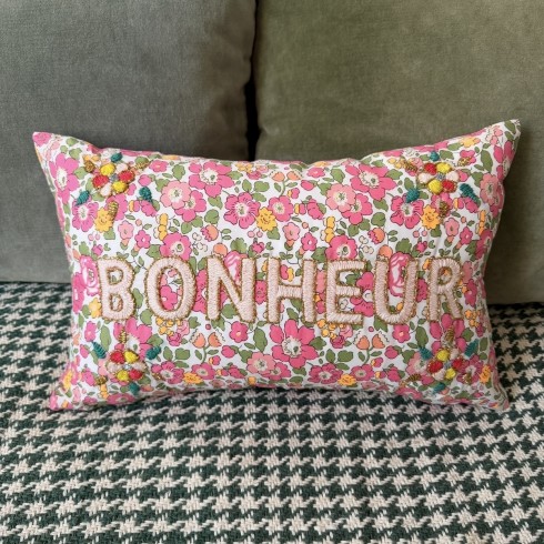 Mini coussin brodé BONHEUR