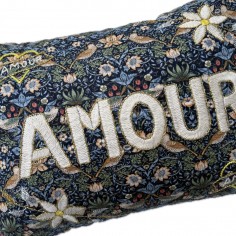 Embroidered cushion AMOUR 2