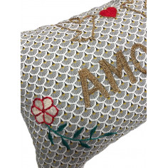 Coussin vintage brodé AMOUR 2