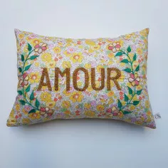 Embroidered cushion AMOUR 2