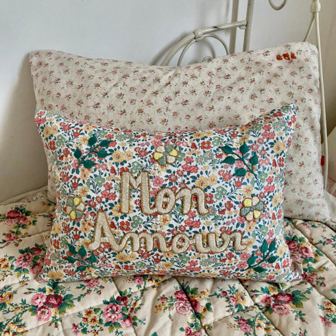 Coussin brodé Mon Amour